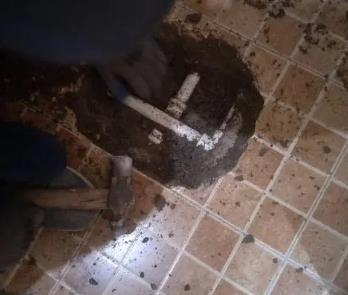 施秉卫生间漏水维修公司为您分享下卫生间渗水如何处理及注意事项